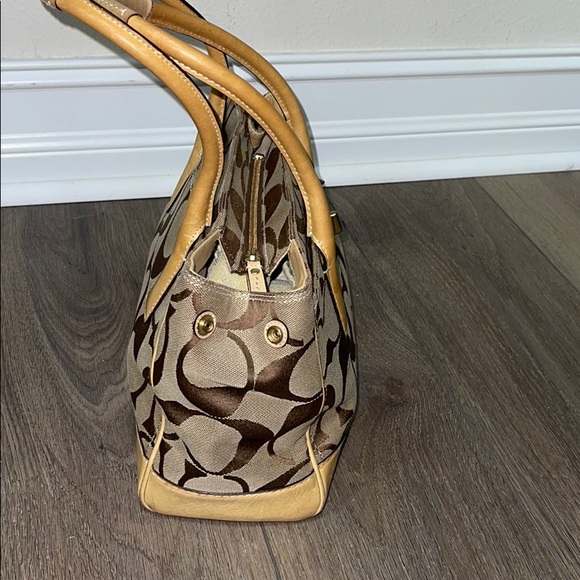 COACH Hampton Madeline Signature Satchel Handbag - Picture 4 of 8